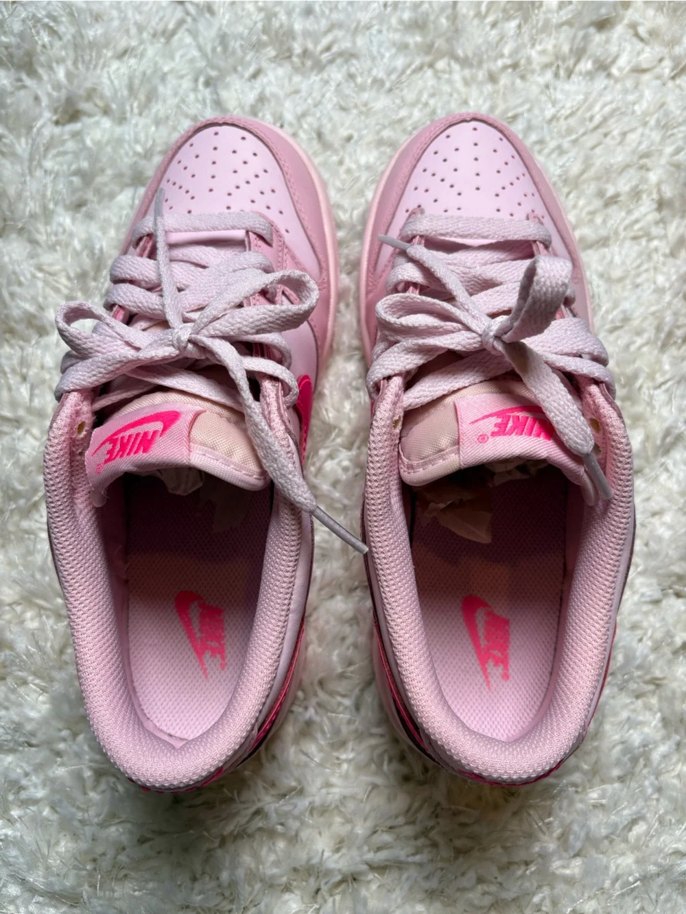 Nike Dunk Low GS in Triple Pink